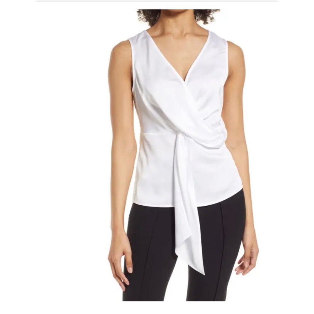 👯♀️Host Pick⚡️Halogen Twist Detail Sleeveless Top